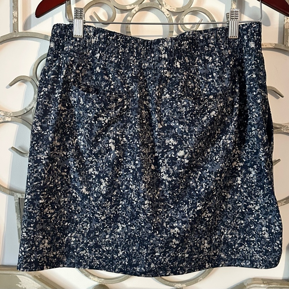 Athleta Printed Midtown Skort Blue Gray Speckled Print Size 8 - Picture 3 of 10
